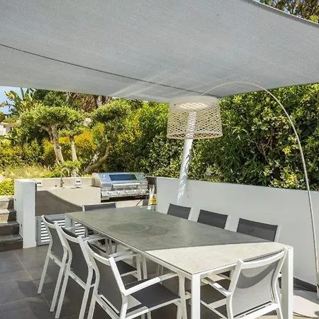 Vale Do Garrao Sleeps 8 With Pool Air Con And Wifi ヴィラ ヴァーレ・ド・ローボ
