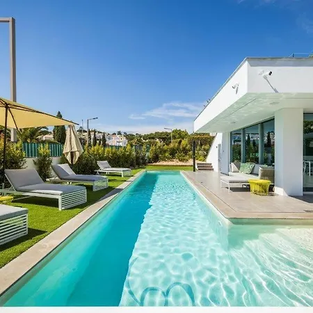 Villa Vale Do Garrao Sleeps 8 With Pool Air Con And Wifi Vale do Lobo