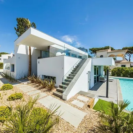 Villa Vale Do Garrao Sleeps 8 With Pool Air Con And Wifi Vale do Lobo